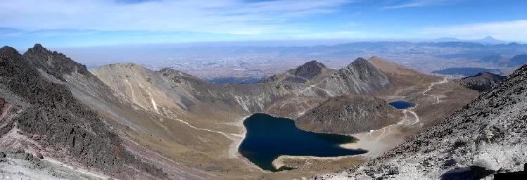 Fotografía del cráter tomada desde el Pico El Fraile